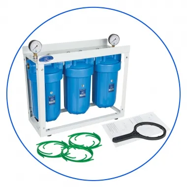 BIG BLUE con tres carcasa de 10" con manómetro y soporte